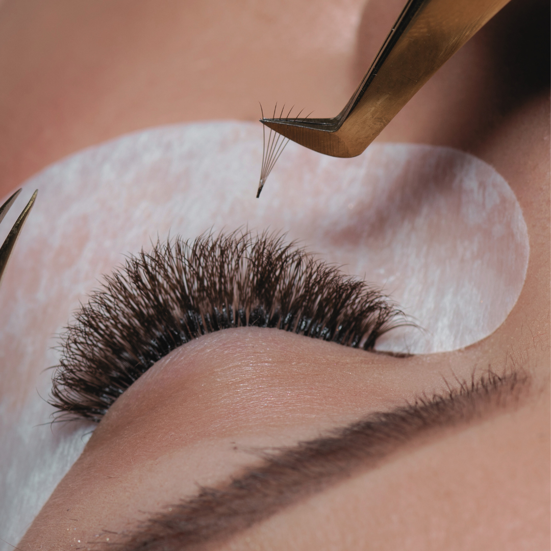 Classic Lash Extensions Image